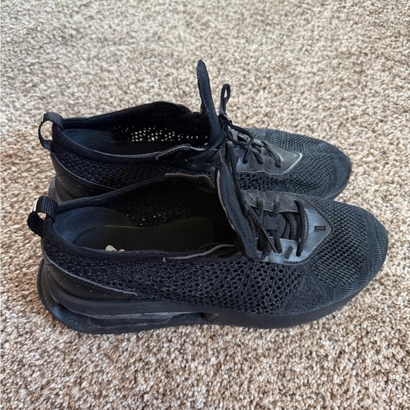 EUC Nike Air Max Flyknit Racer Black Sneakers Men’s size 7 - Picture 4 of 6